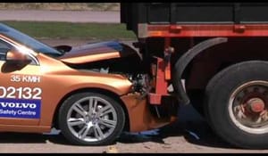 Volvo visar upp sin okrockbara bil för världen Fail