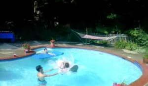 Trixa lite innan du hoppar i poolen!