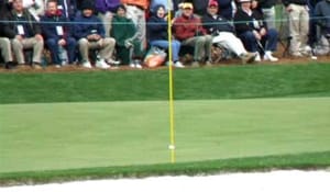 Sinnessjukt golf-hole-in-one-slag!