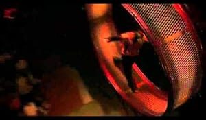 Annorlunda uppvisning med ett sjukt tema