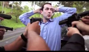 Bäst att svara på polisernas fråga.. 